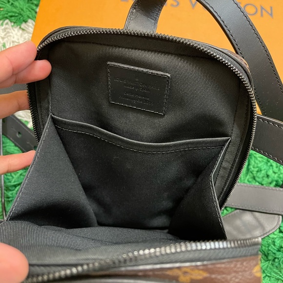 Loui Vuitton Solar Ray Utility Side Bag - Picture 3 of 8